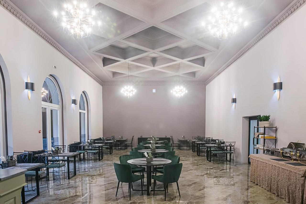 Hotel Corvin House Hunedoara Exterior foto
