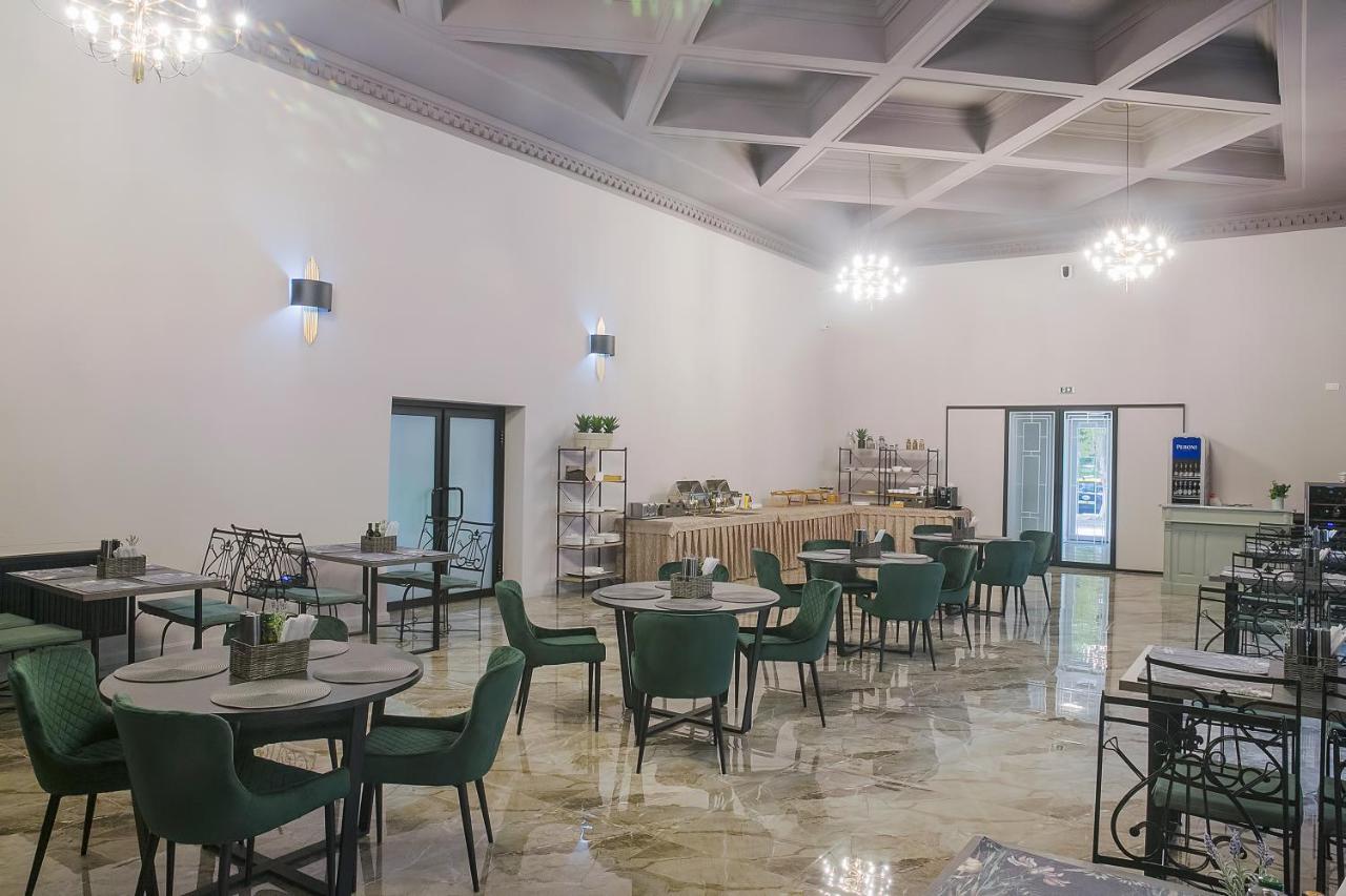 Hotel Corvin House Hunedoara Exterior foto