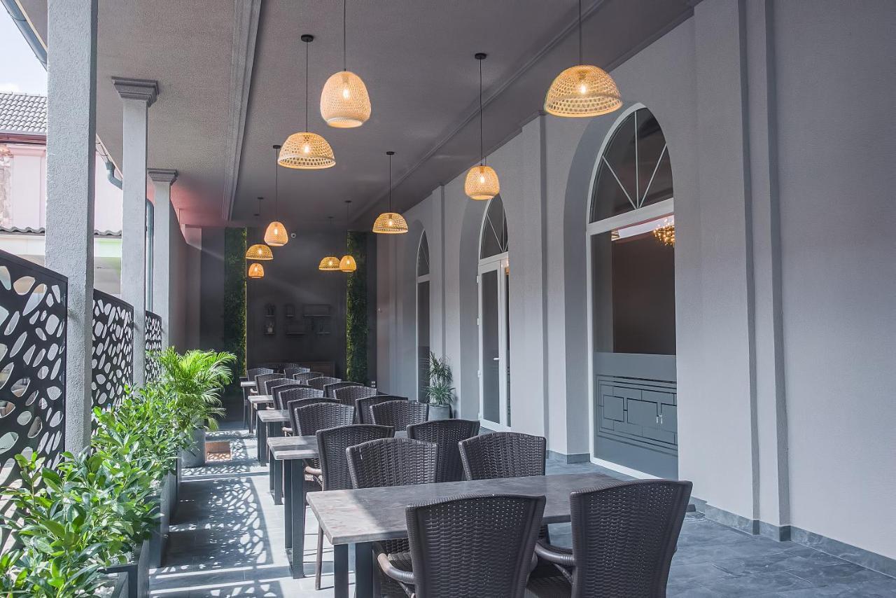 Hotel Corvin House Hunedoara Exterior foto