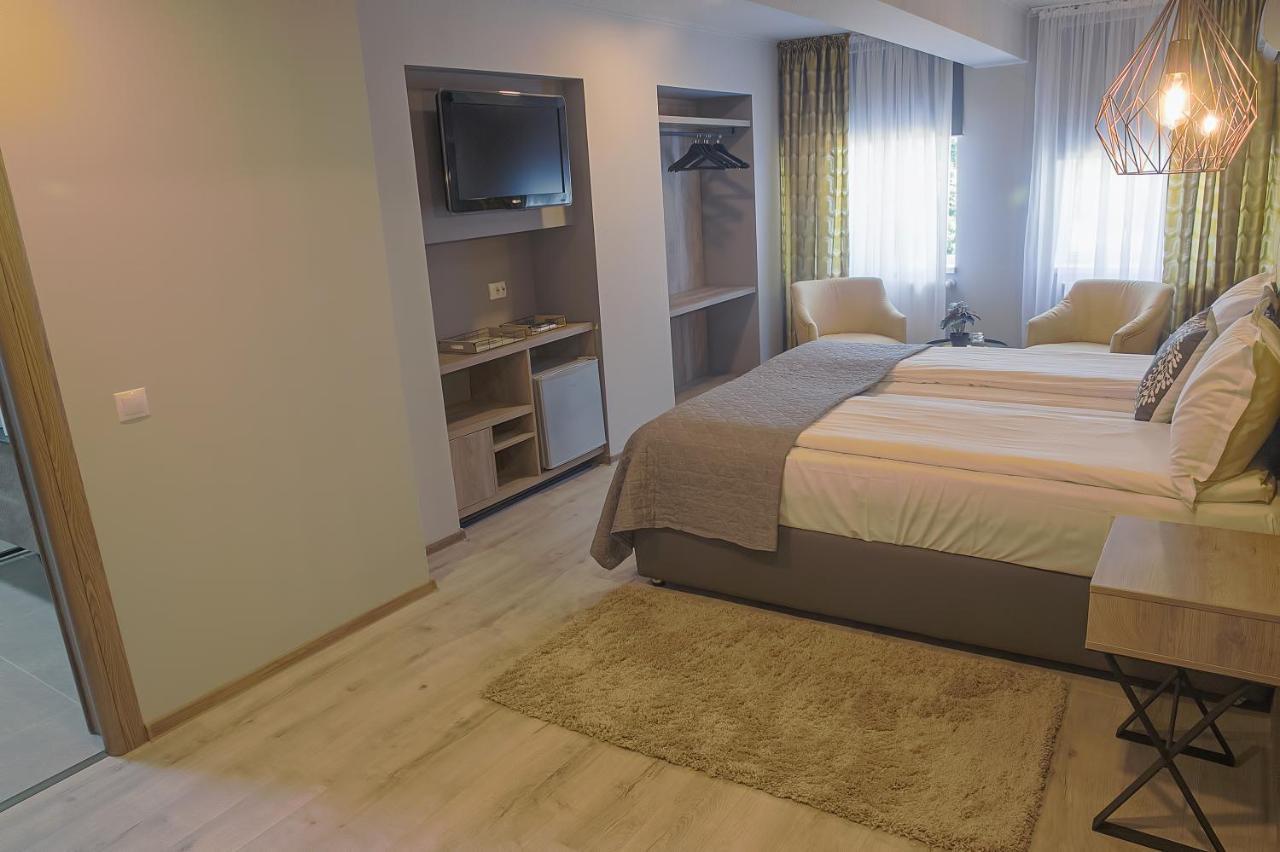 Hotel Corvin House Hunedoara Exterior foto