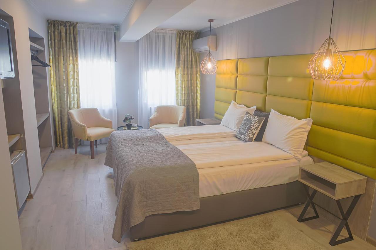 Hotel Corvin House Hunedoara Exterior foto
