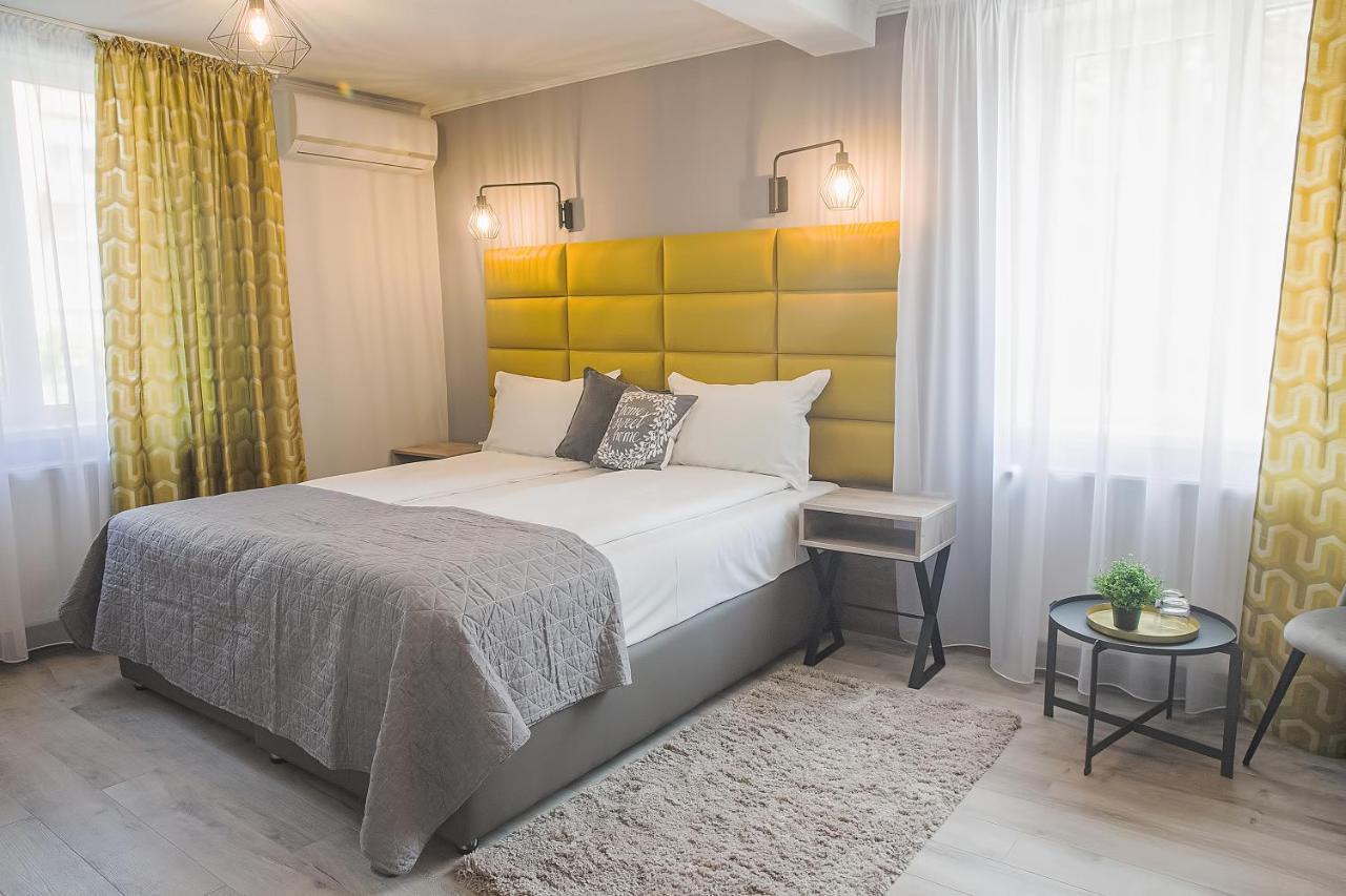 Hotel Corvin House Hunedoara Exterior foto