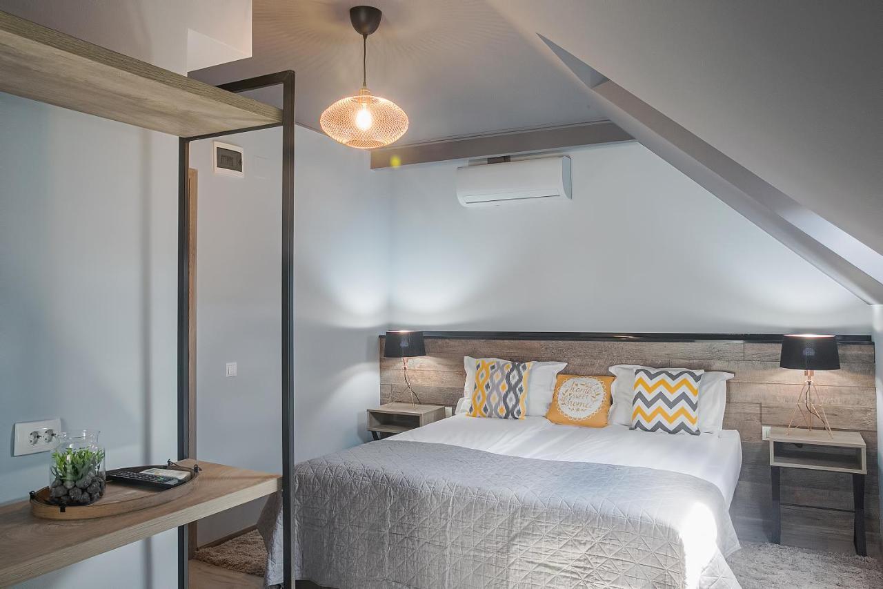 Hotel Corvin House Hunedoara Exterior foto